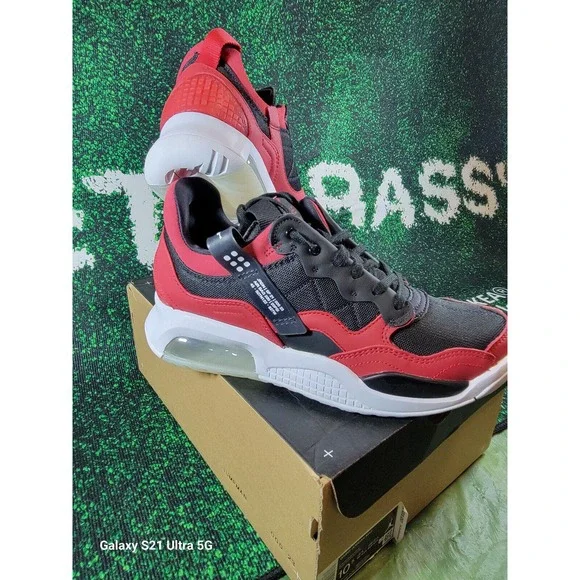 Jordan MA2 Bred W - CW5992-600 Size 10.5 - with original box excellent condition - Picture 2 of 13